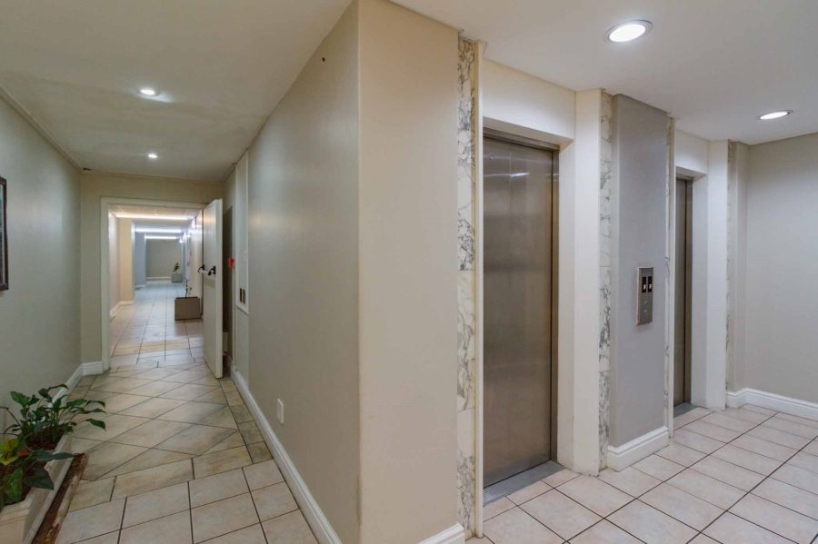 To Let 2 Bedroom Property for Rent in Sea Point Western Cape